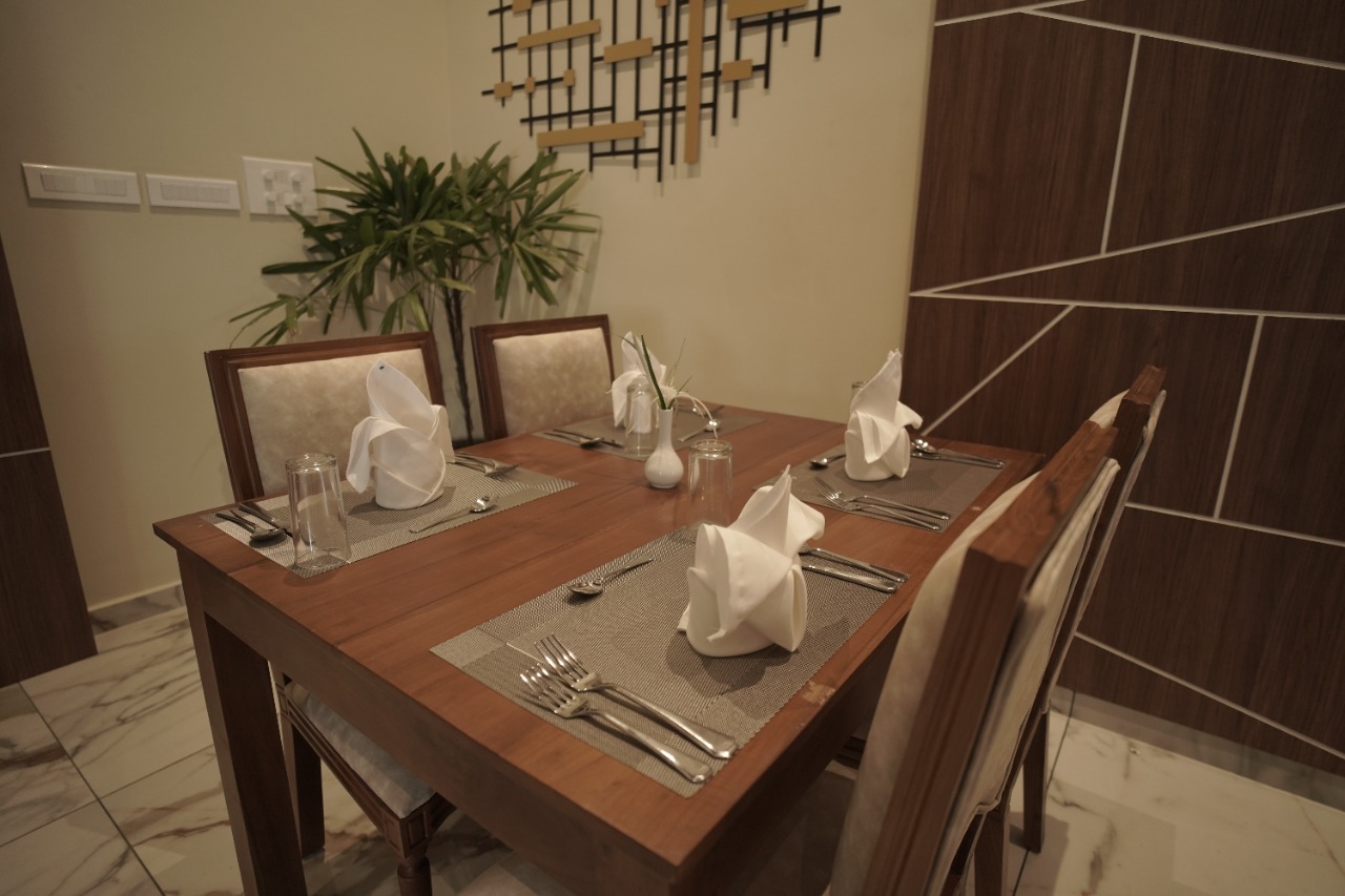 images/dining_01.jpg