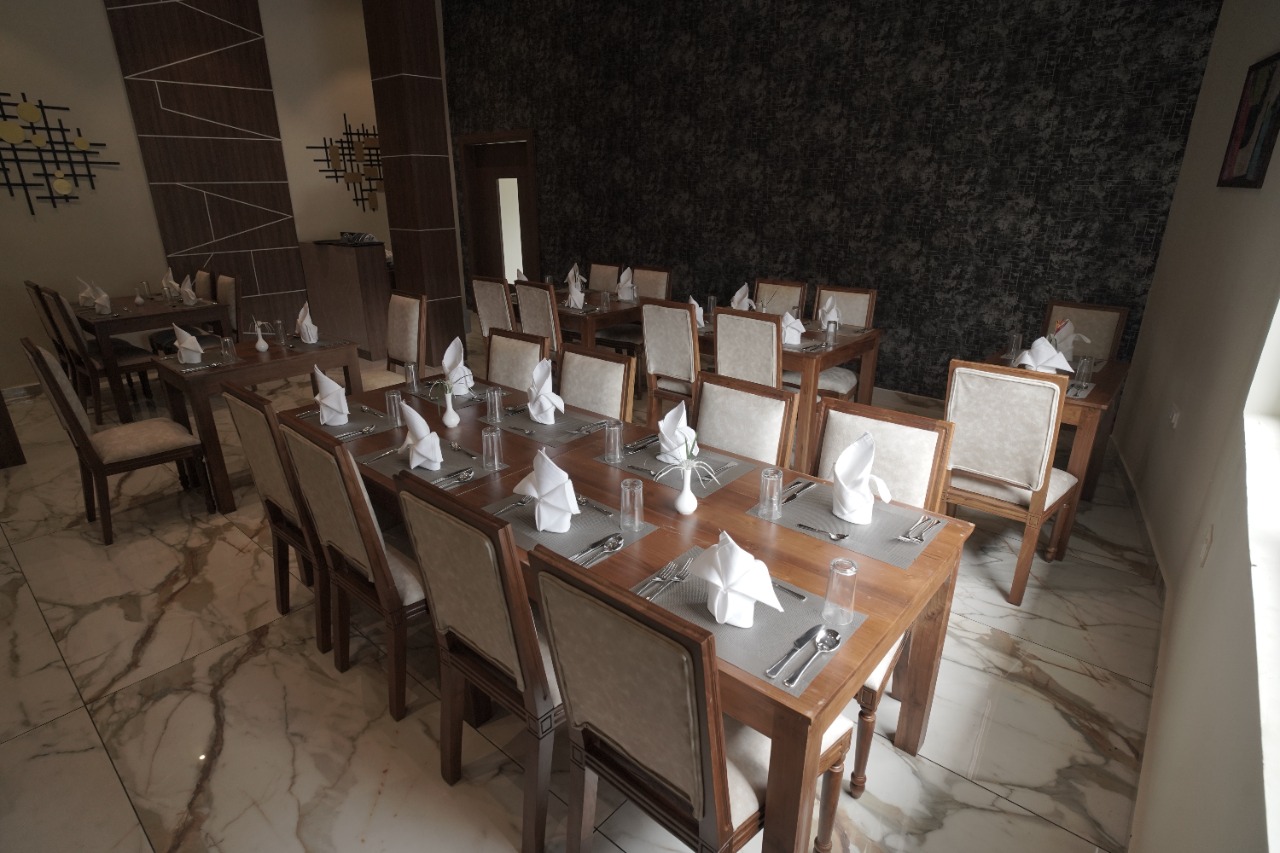 images/dining_03.jpg